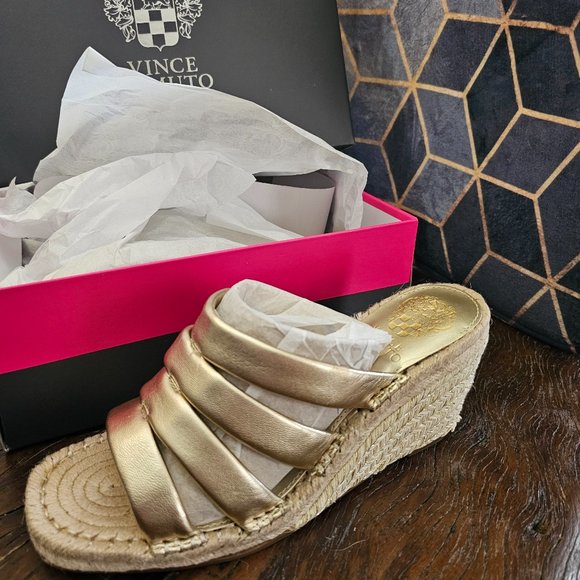 Vince Camuto Molisanas - Picture 2 of 8